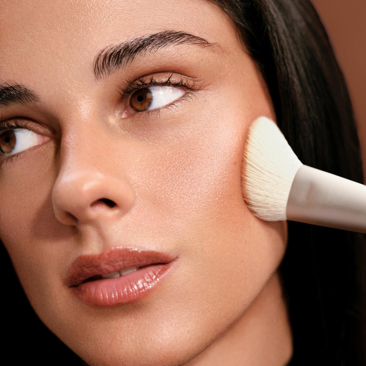 the-bronzer-brush-b2 Bronzer_Brush.jpg