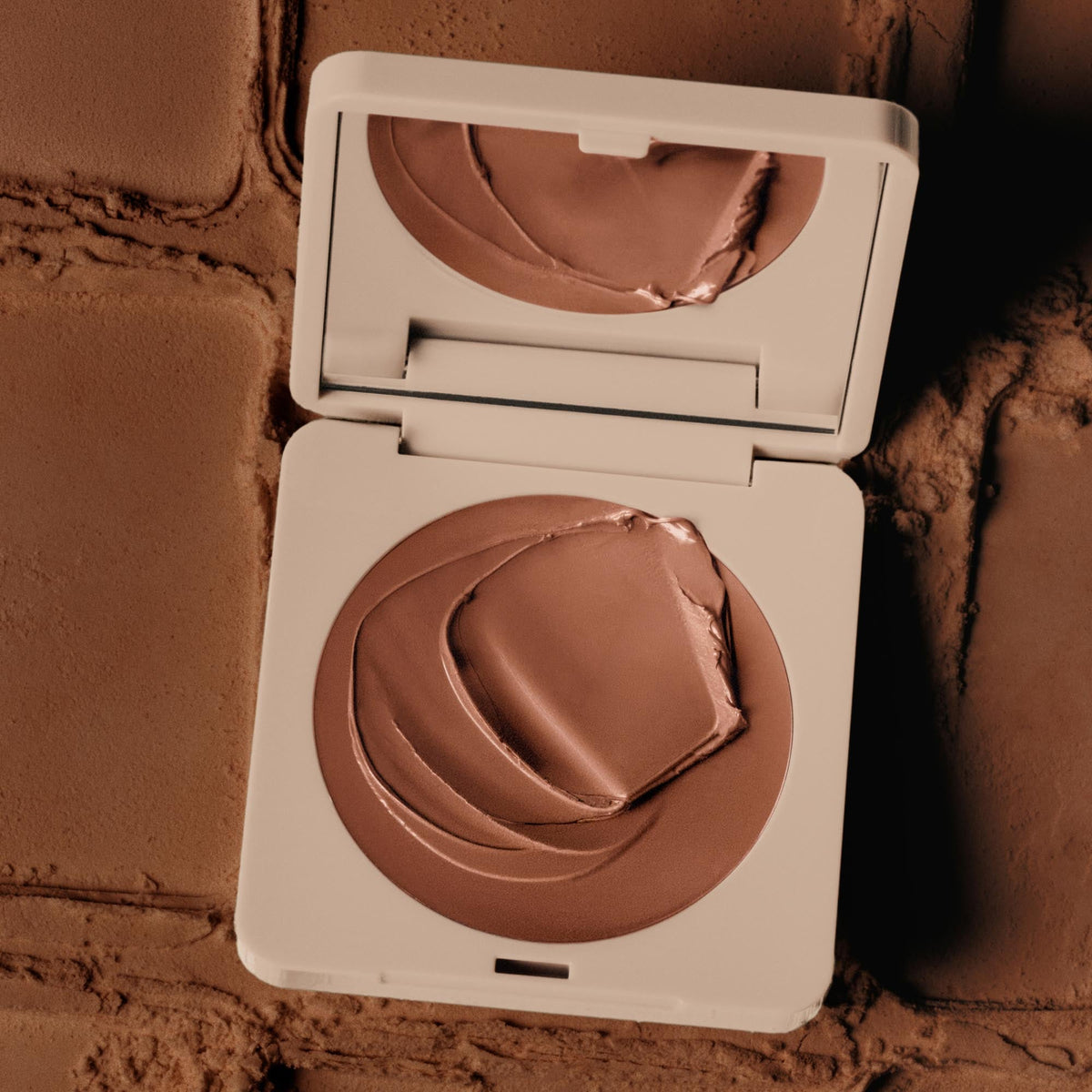 bronzer-butter-balm-desert-u5 Bronzer_Desert-3.jpg