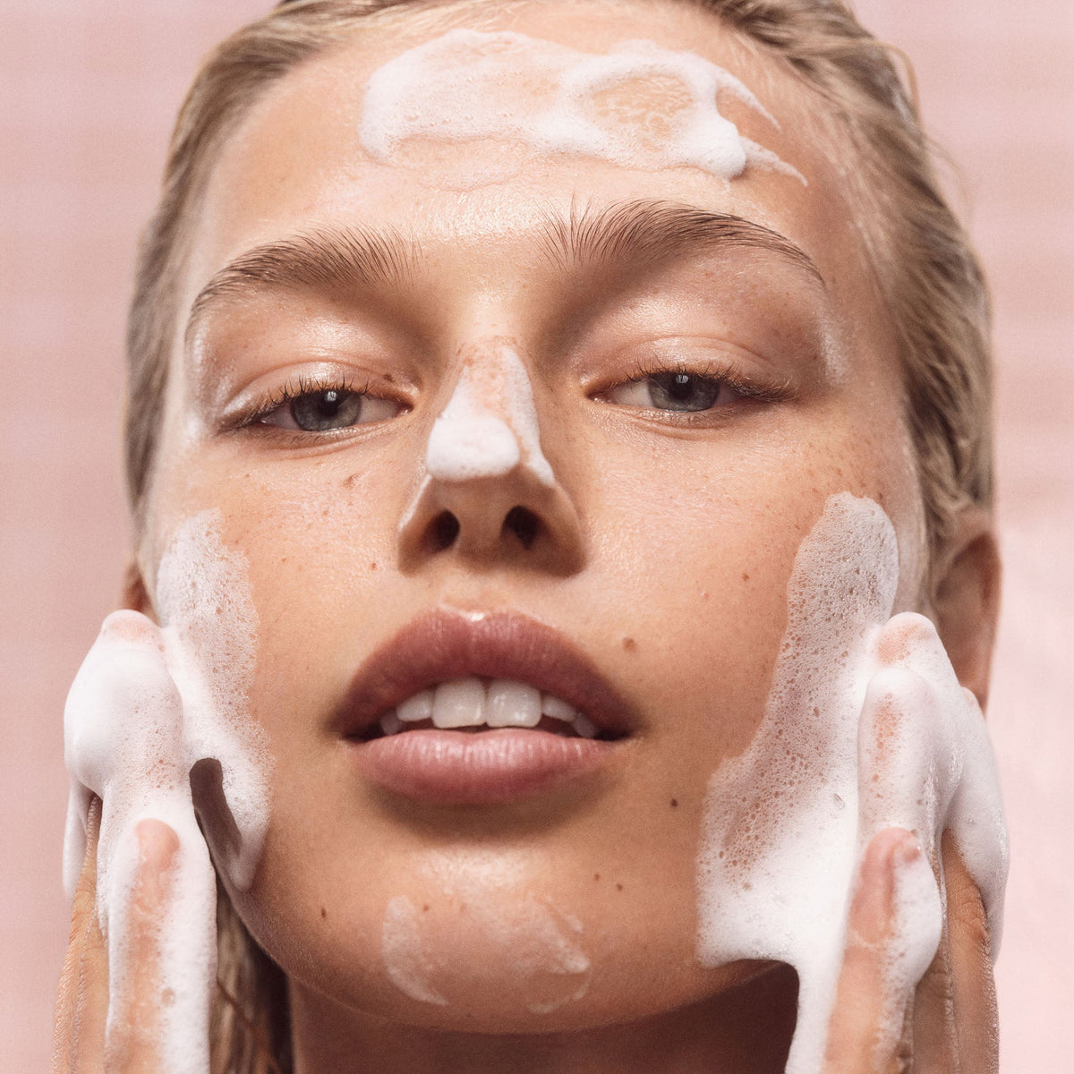 mini-pink-dewtm-gel-cleanser-s6 Pinnk-Dew-4.jpg